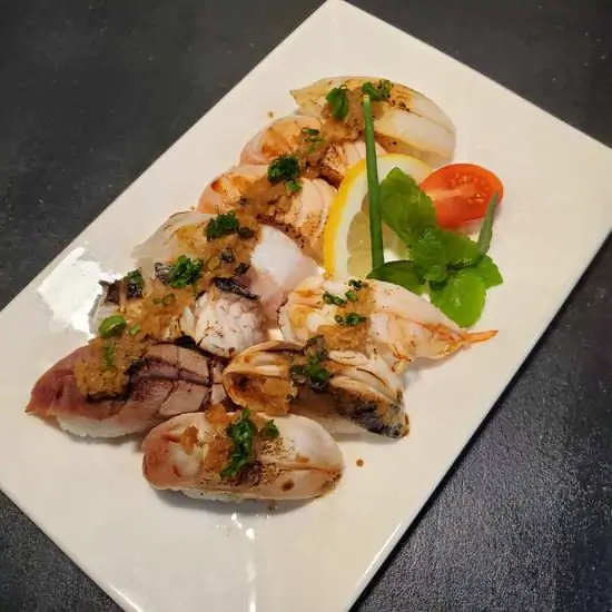Seared Sushi (9 pcs)