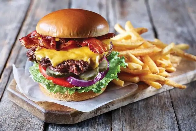 Order Classic Bacon Cheeseburger food online from Applebee's Grill + Bar store, Fayetteville on bringmethat.com
