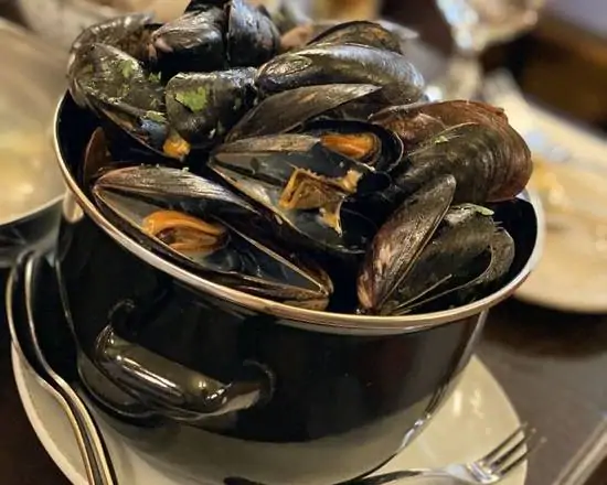 Order Mariniere (LES MOULES) food online from Figaro Bistrot store, Los Angeles on bringmethat.com
