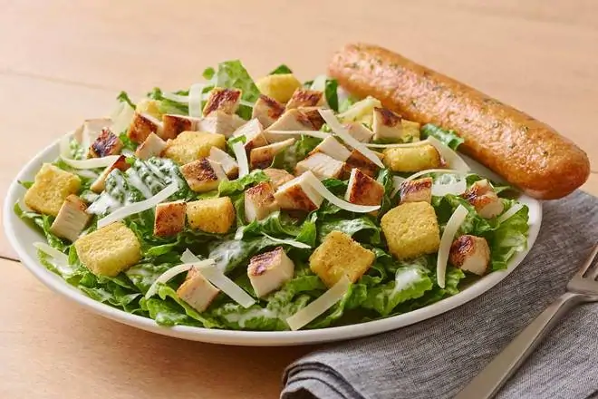 Order Grilled Chicken Caesar Salad food online from Applebee's Grill + Bar store, Fayetteville on bringmethat.com