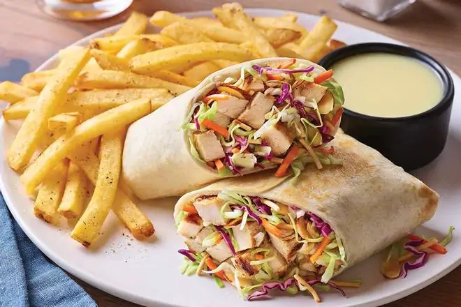 Order Oriental Grilled Chicken Salad Wrap food online from Applebee's Grill + Bar store, Fayetteville on bringmethat.com